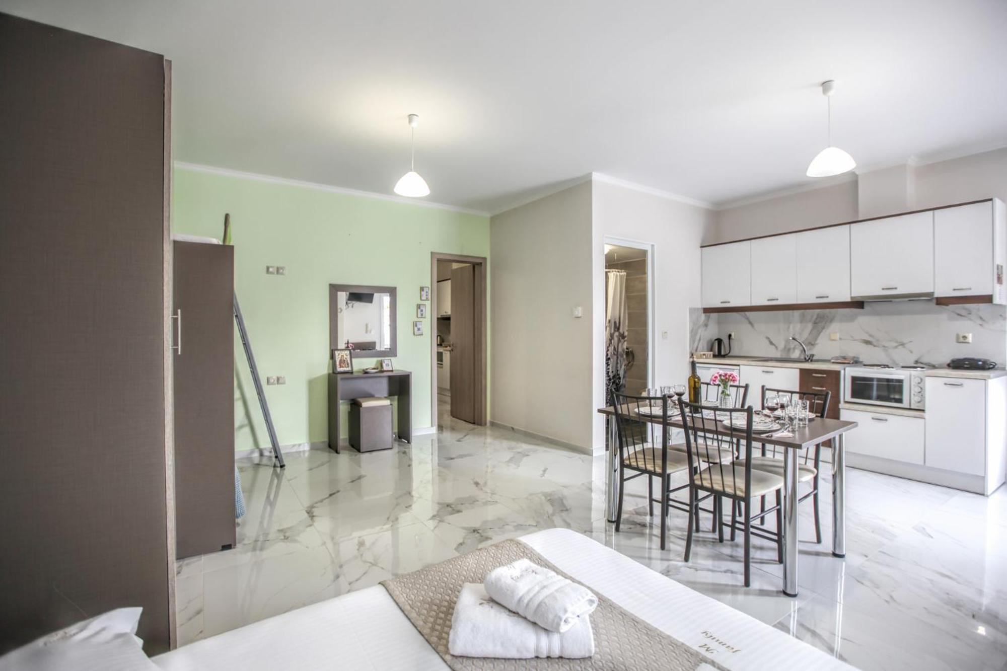 Del Sol #1 Meteora Luxurious Family Suites Kalambaka Exterior photo