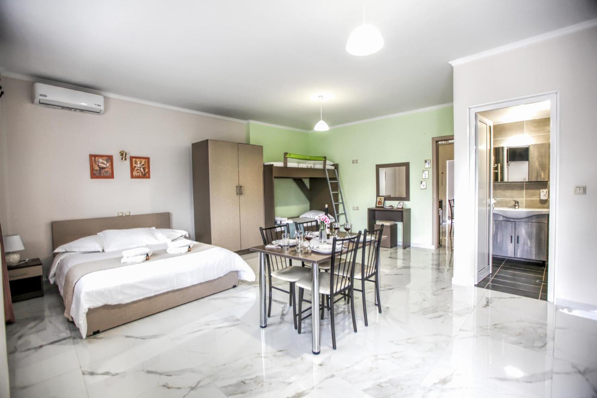 Del Sol #1 Meteora Luxurious Family Suites Kalambaka Exterior photo
