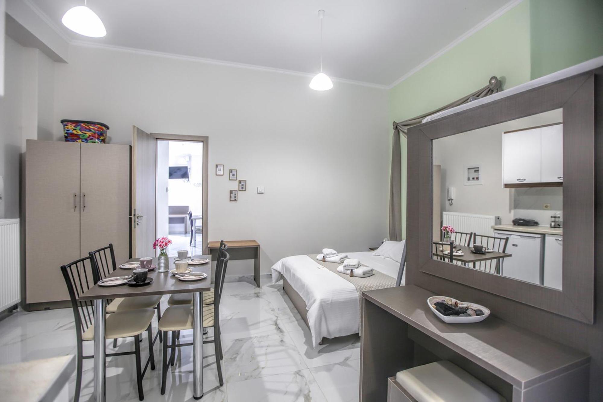 Del Sol #1 Meteora Luxurious Family Suites Kalambaka Exterior photo