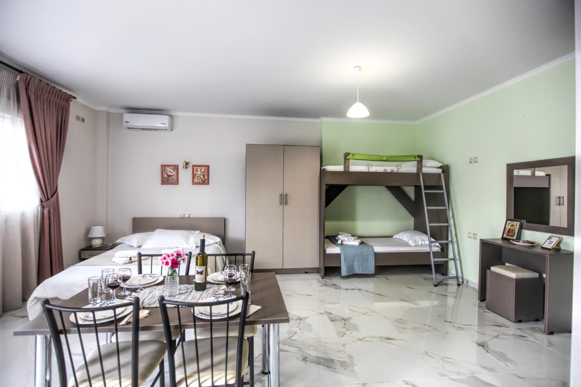 Del Sol #1 Meteora Luxurious Family Suites Kalambaka Exterior photo
